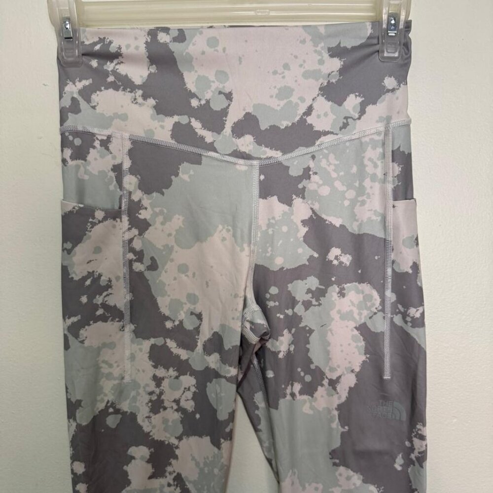 The North Face Women's Motivation High-Rise Crop Leggings Style NF0A539B03ZMREG - Picture 4 of 12